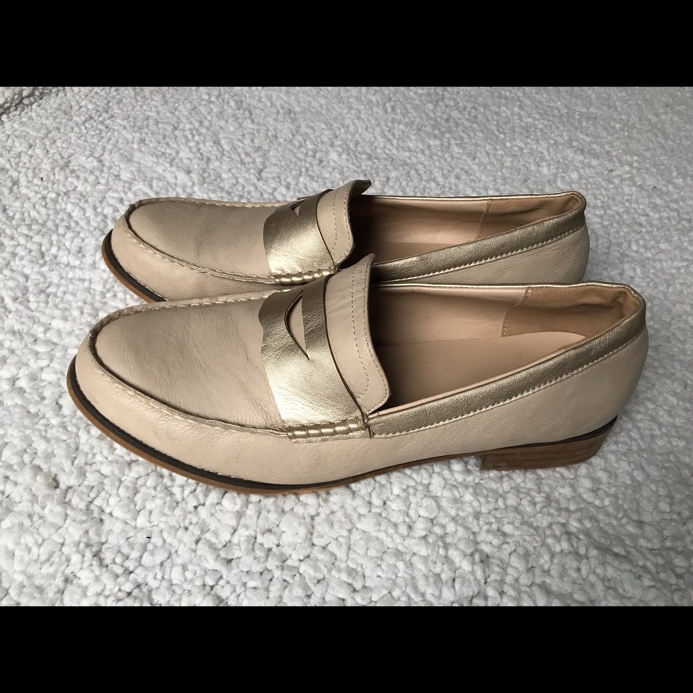 Wanted beige/gold loafers